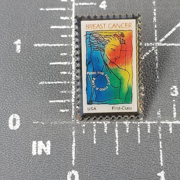 1999 Breast Cancer Awareness USPS First Class USA Stamp Gold Tone Enamel Pin VTG - Picture 2 of 4